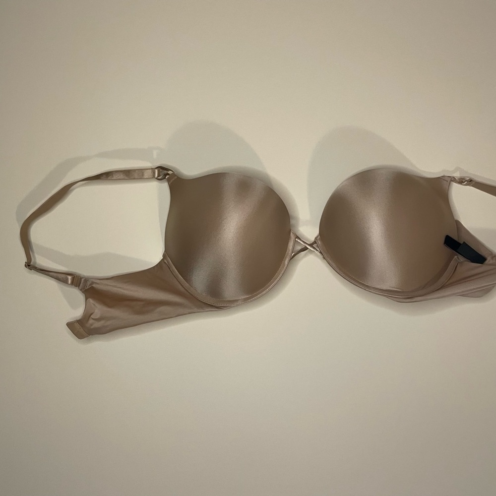 Victoria’s Secret Tan Bra 36DD